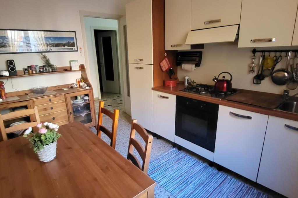 La Casa Di Lucia: Grande Appartamento Con Balcone Brescia Exteriör bild